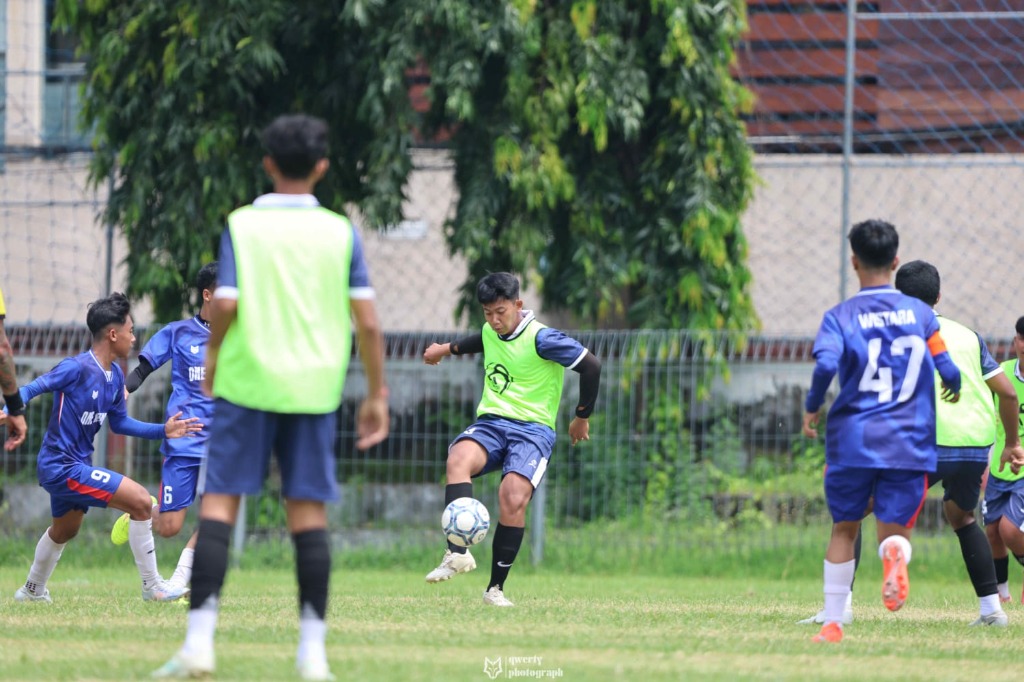 Latihan Sepak Bola